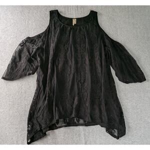 XCVI Top Size 1X All Over‎ Embroidered Lace Cold Shoulder Asymmetric Hem Swing